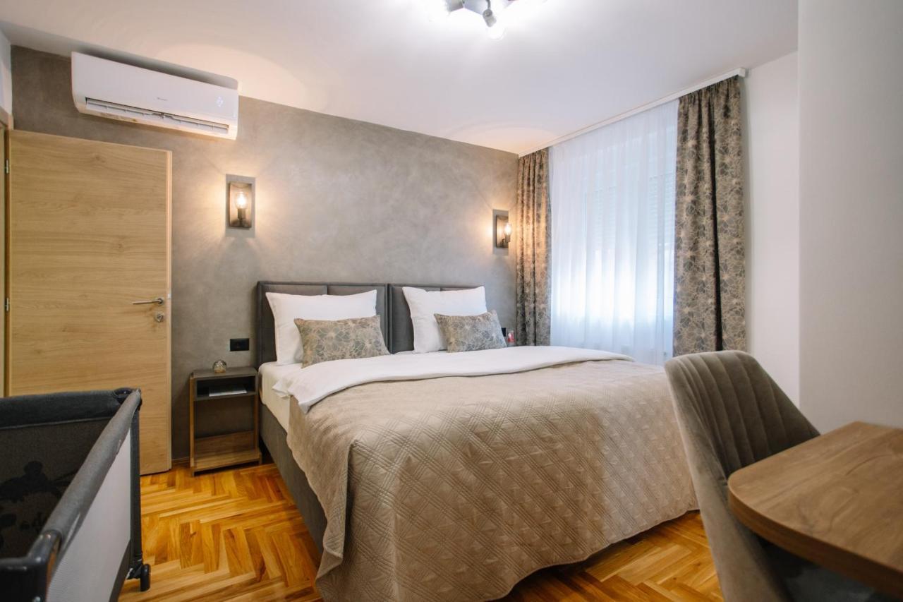 Apartments Hana City Center リヴノ エクステリア 写真