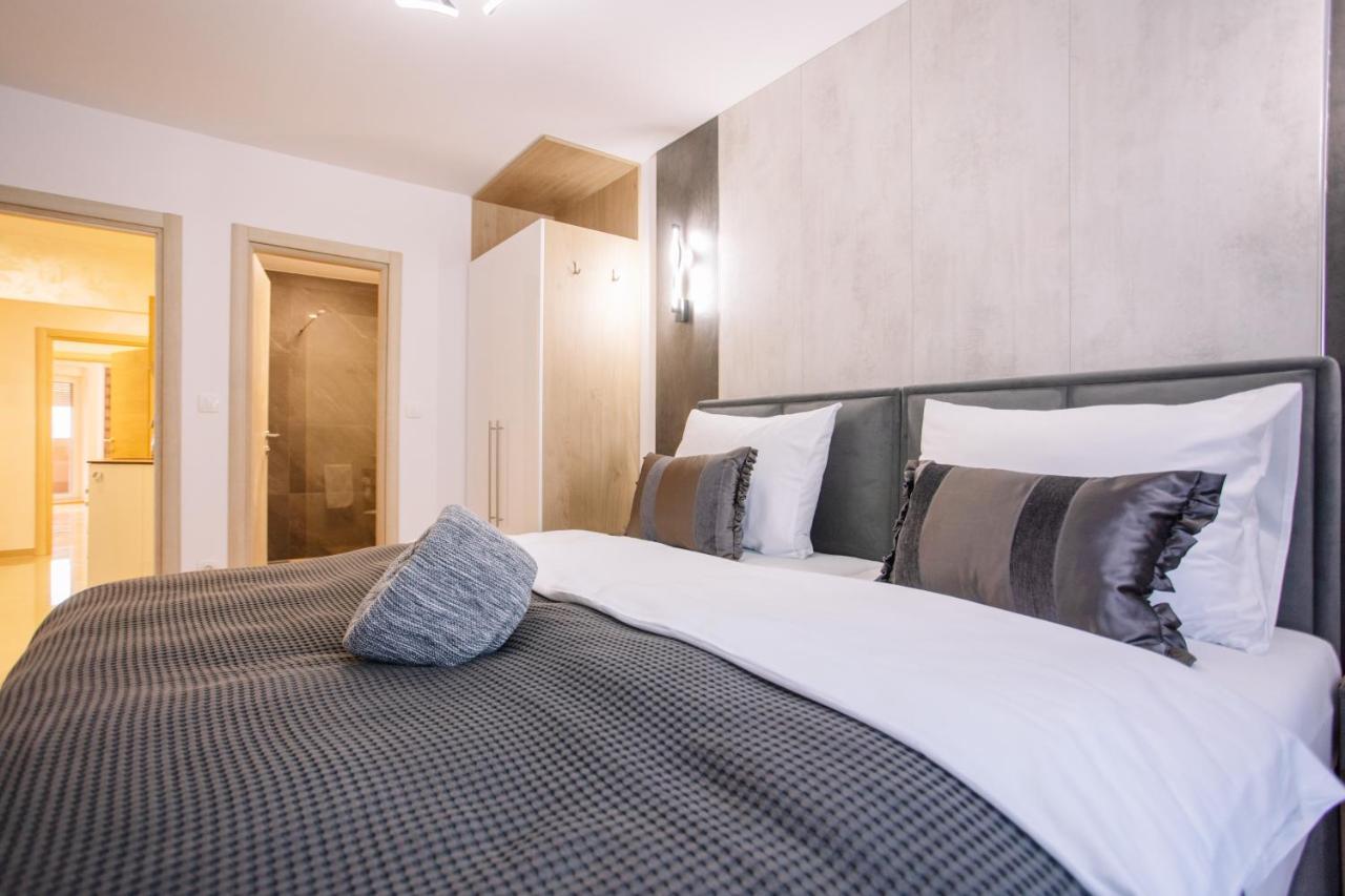 Apartments Hana City Center リヴノ エクステリア 写真