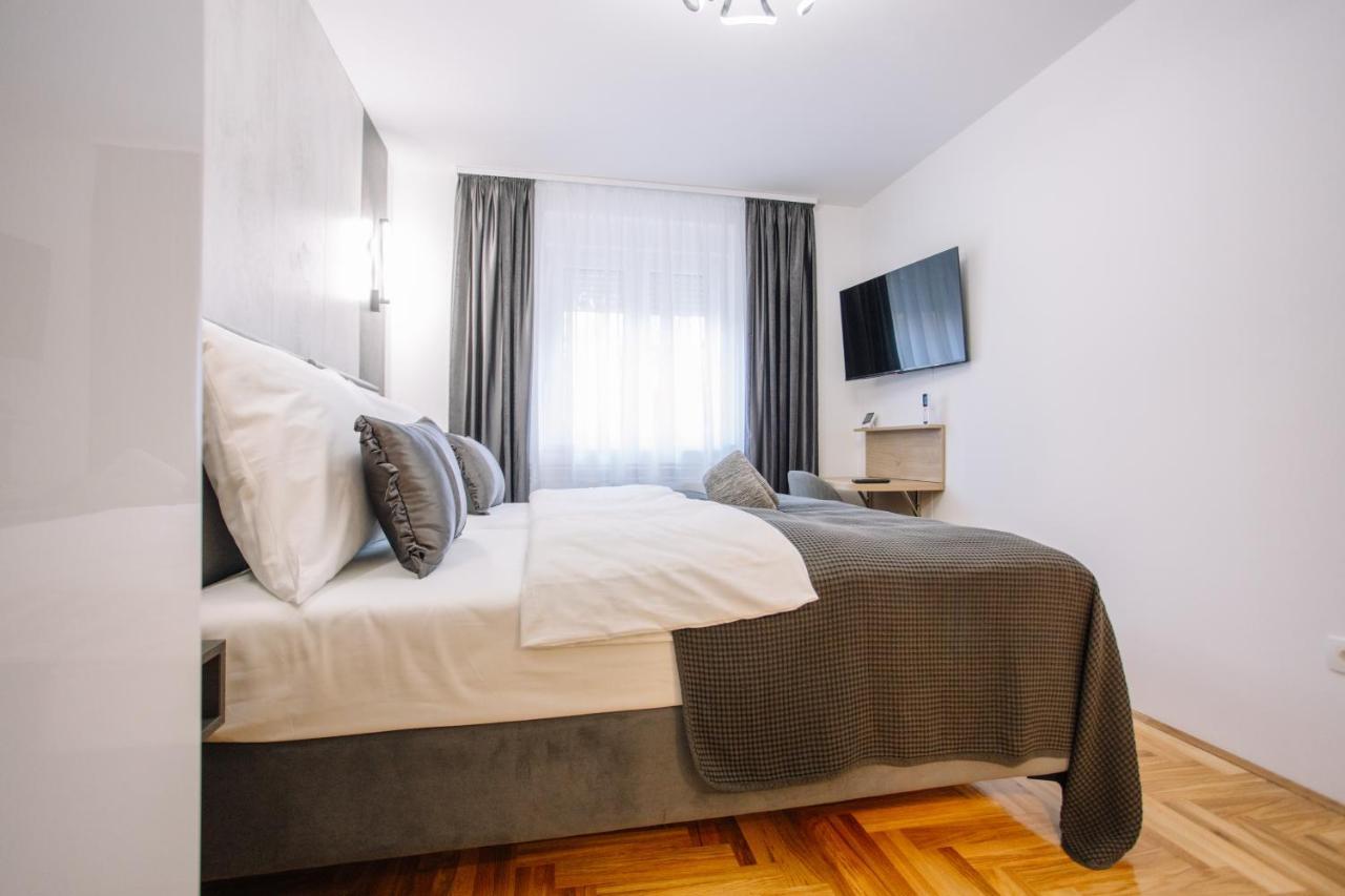 Apartments Hana City Center リヴノ エクステリア 写真