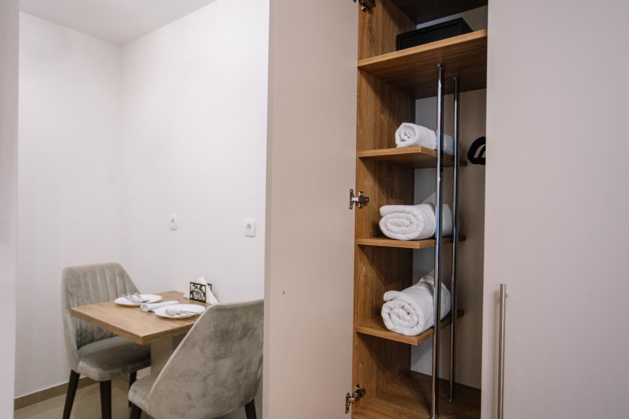 Apartments Hana City Center リヴノ エクステリア 写真