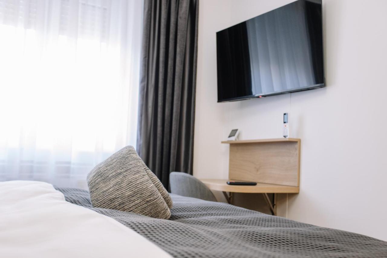 Apartments Hana City Center リヴノ エクステリア 写真