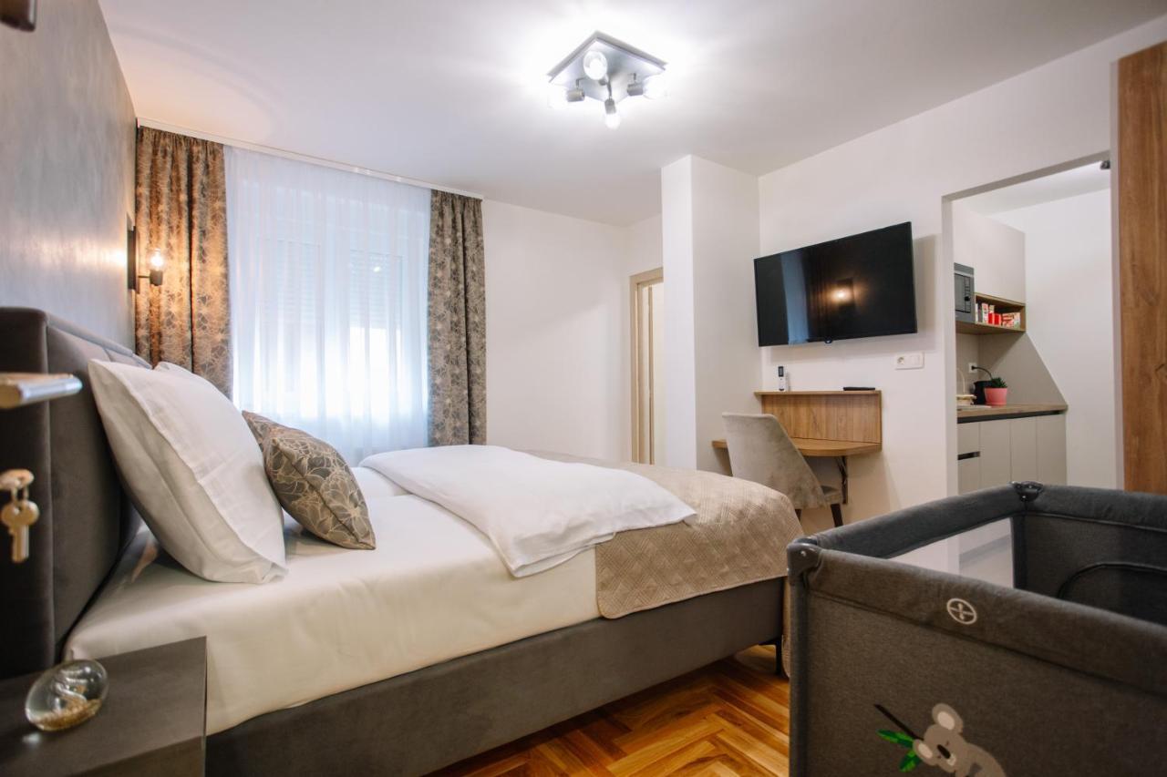 Apartments Hana City Center リヴノ エクステリア 写真