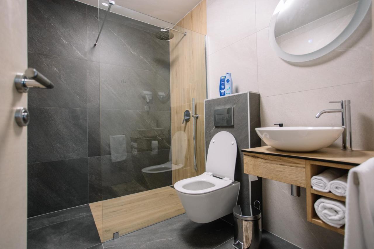 Apartments Hana City Center リヴノ エクステリア 写真