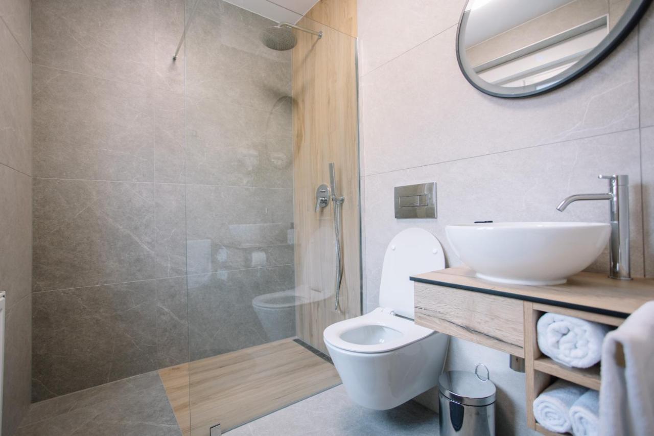 Apartments Hana City Center リヴノ エクステリア 写真