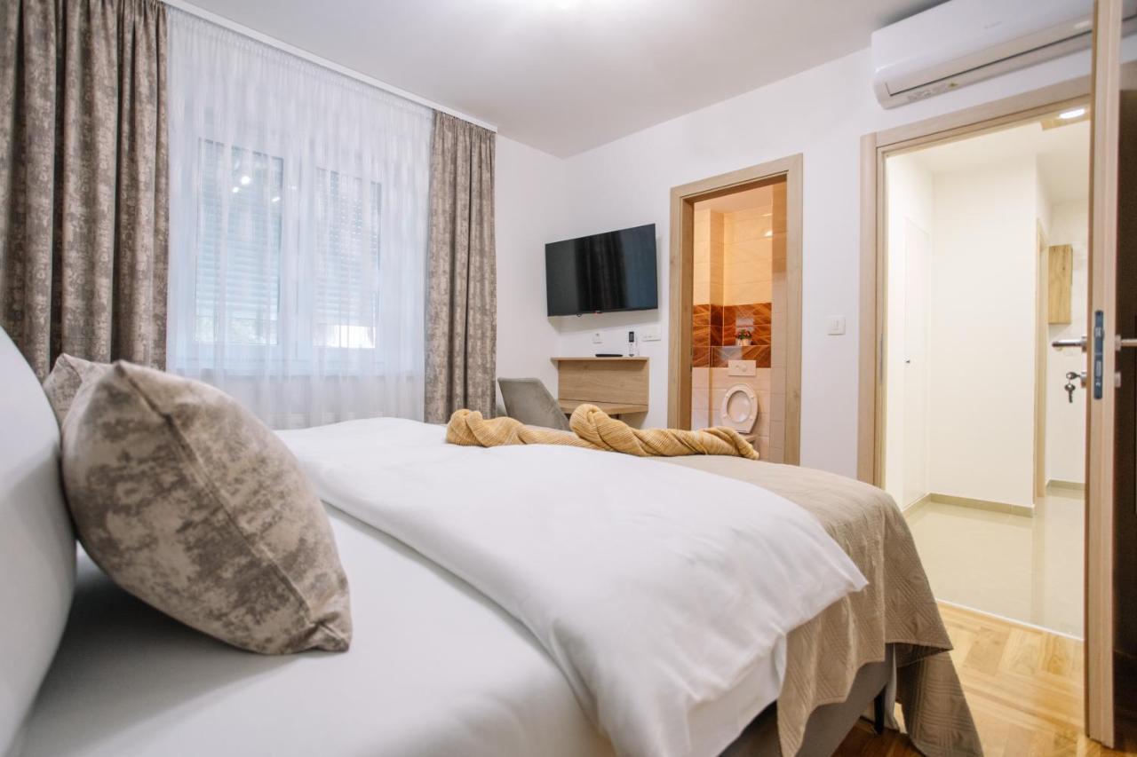 Apartments Hana City Center リヴノ エクステリア 写真