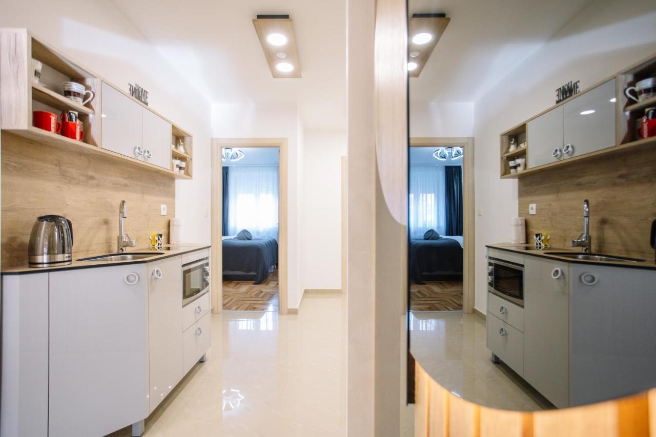 Apartments Hana City Center リヴノ エクステリア 写真