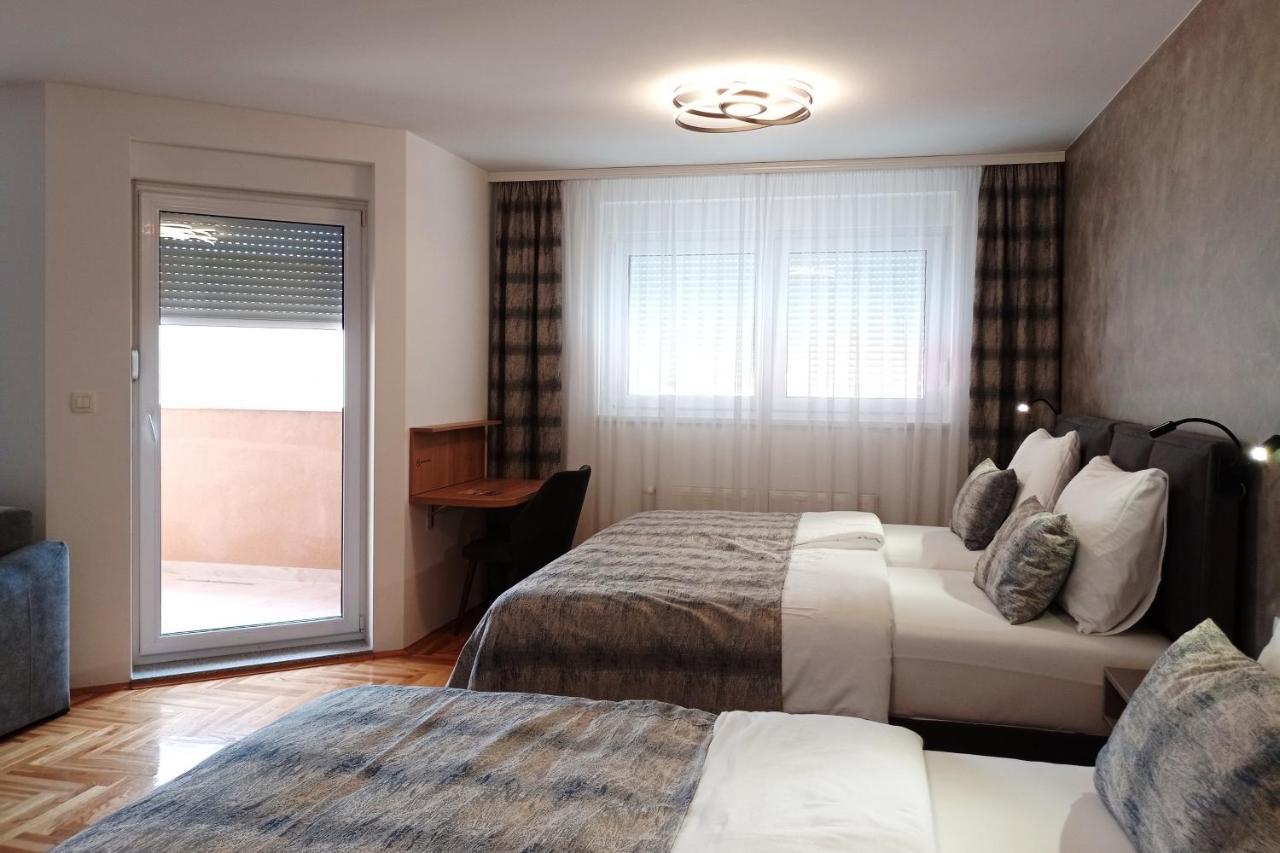 Apartments Hana City Center リヴノ エクステリア 写真